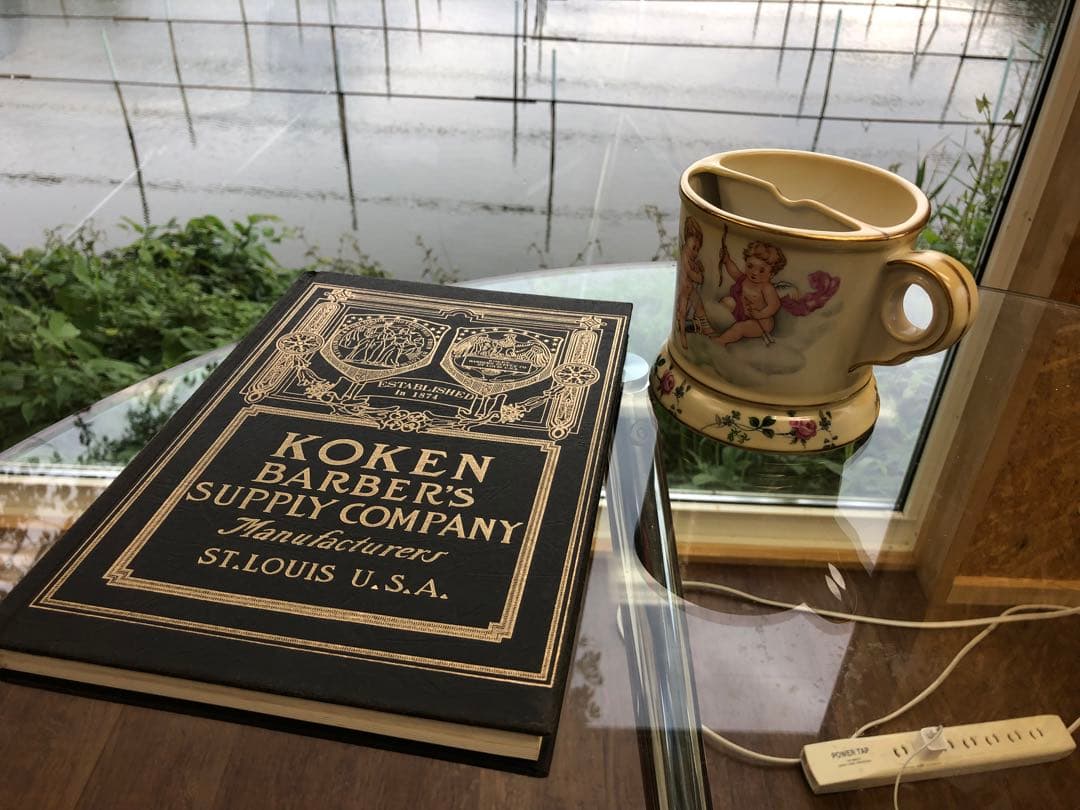 ●アンティークなシェービングマグカップ　エンジェル！