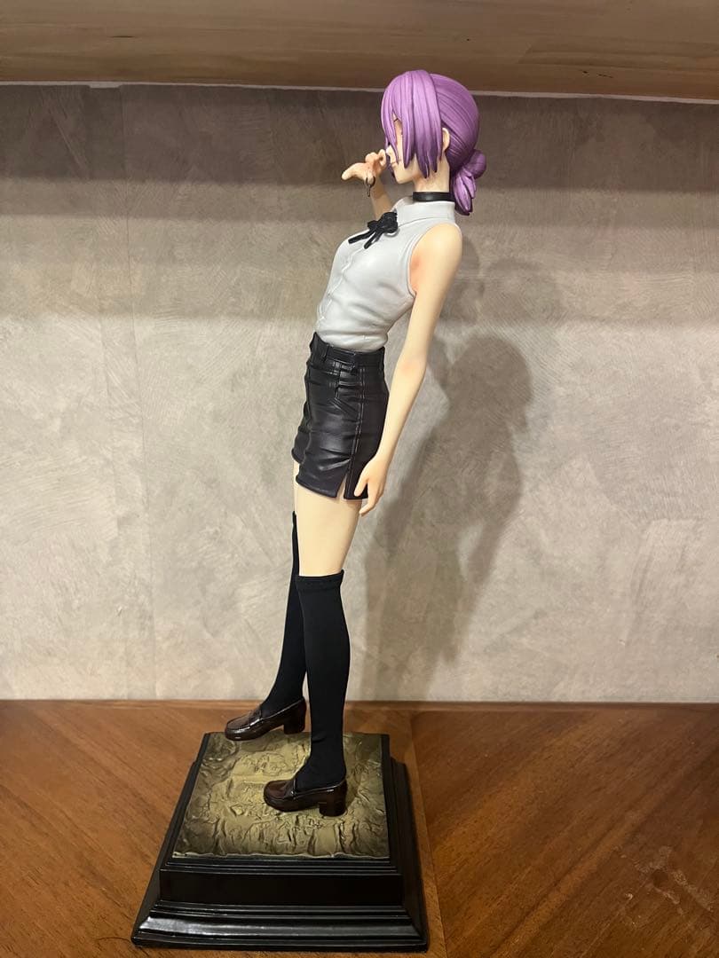 【海外製】劇場版チェンソーマン レゼ フィギュア　ガレージ