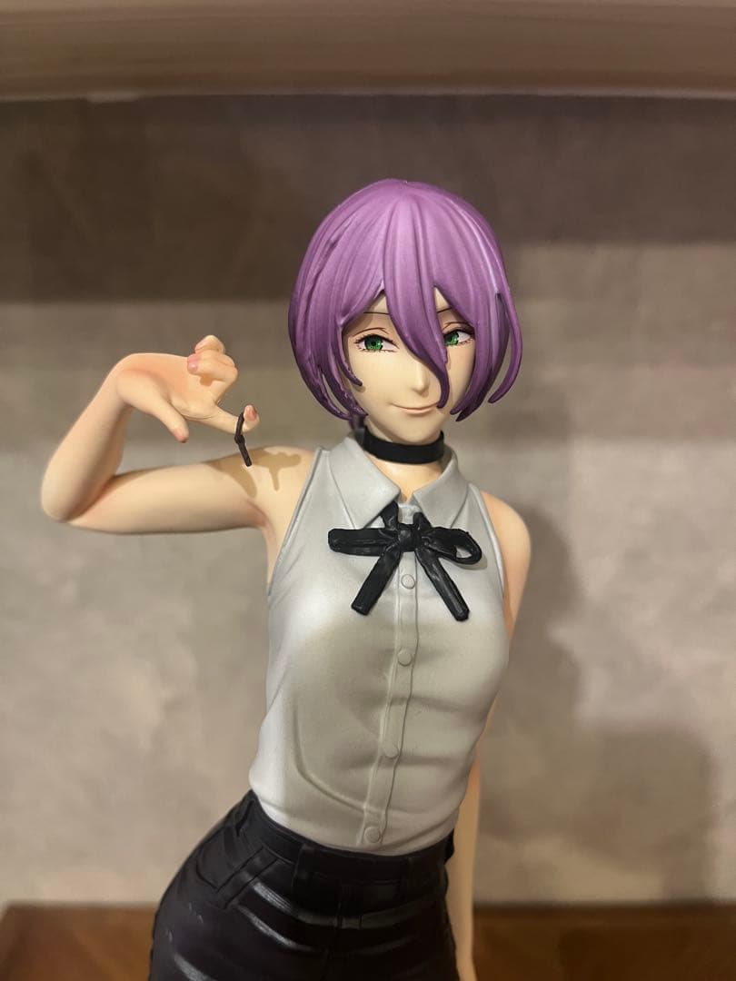 【海外製】劇場版チェンソーマン レゼ フィギュア　ガレージ