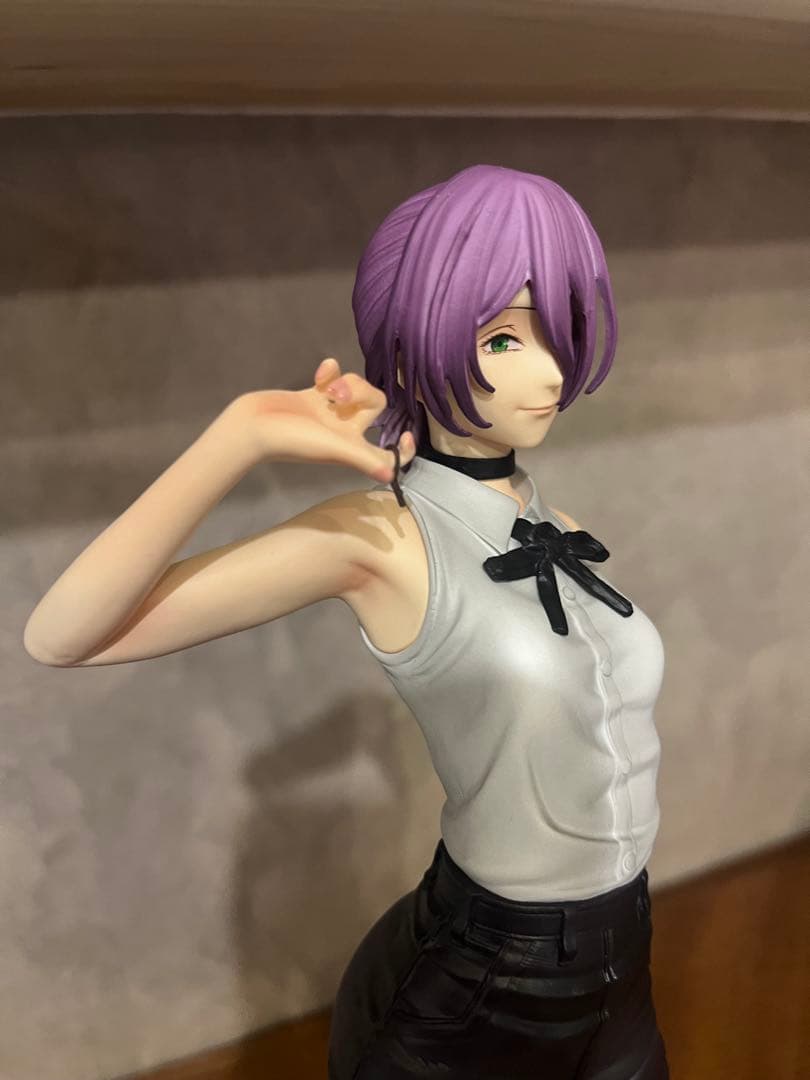 【海外製】劇場版チェンソーマン レゼ フィギュア　ガレージ