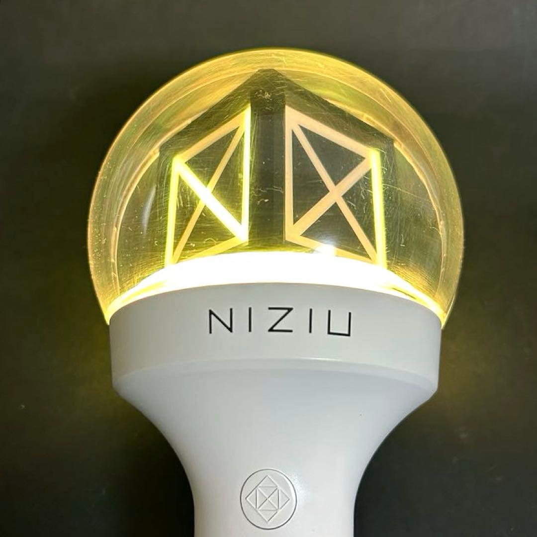 NIZIU 公式ペンライト