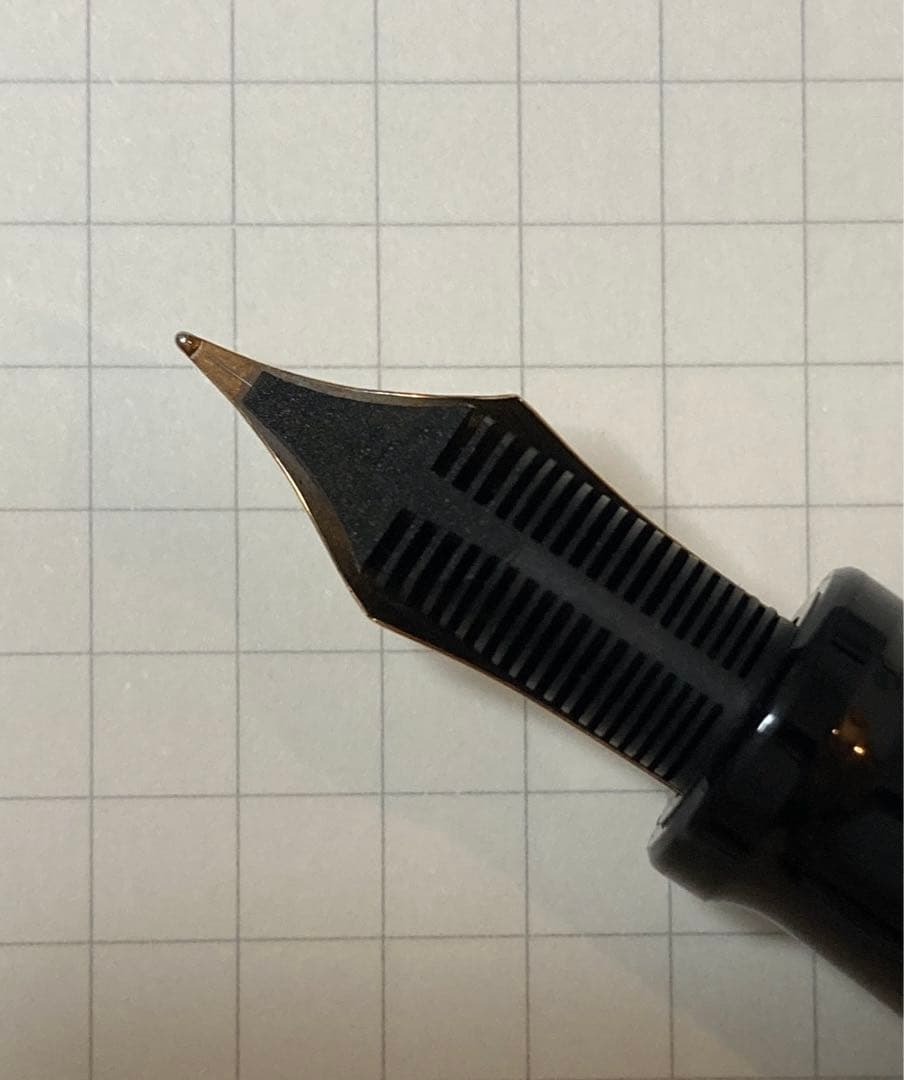 アウロラ万年筆　オプティマ・ネロＧＴ　細字(F)