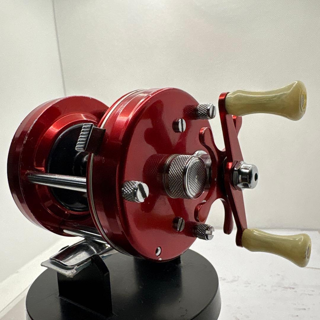 ABU Ambassadeur 5000A レッド