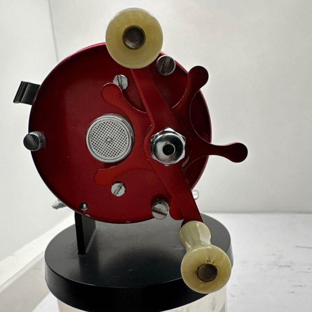 ABU Ambassadeur 5000A レッド