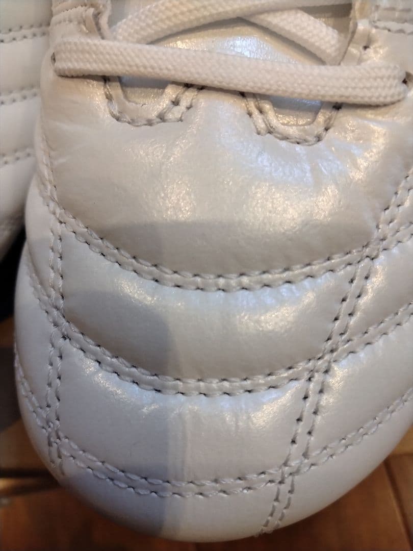 asics サッカーシューズ ホワイト/ブルー