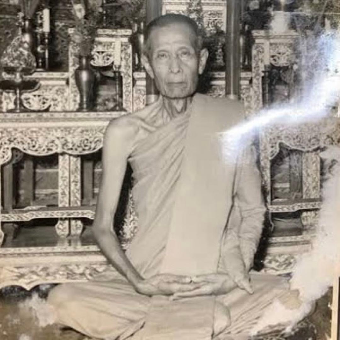 【鑑定書付】奇跡の聖布　超大僧の集結 ルアンプーイアム師の伝説布　プラクルアン