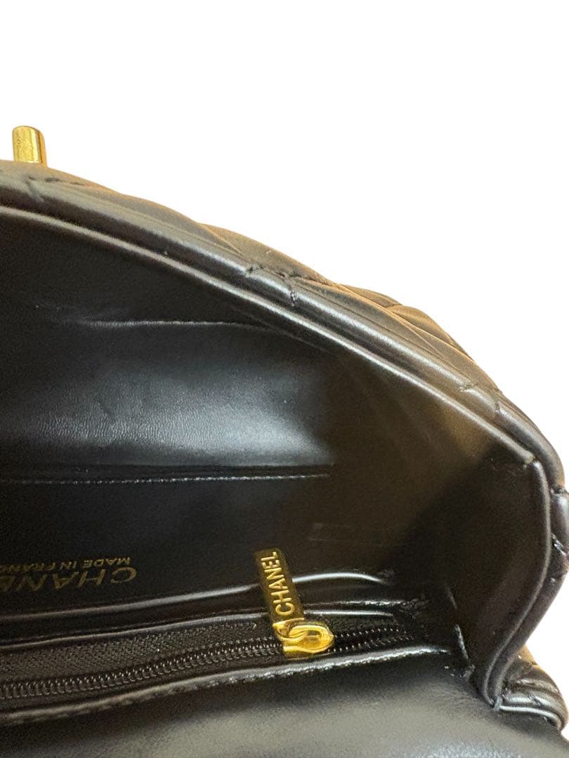 希少CHANEL MAKEUP キルティングバッグゴールドチェーン　非売品