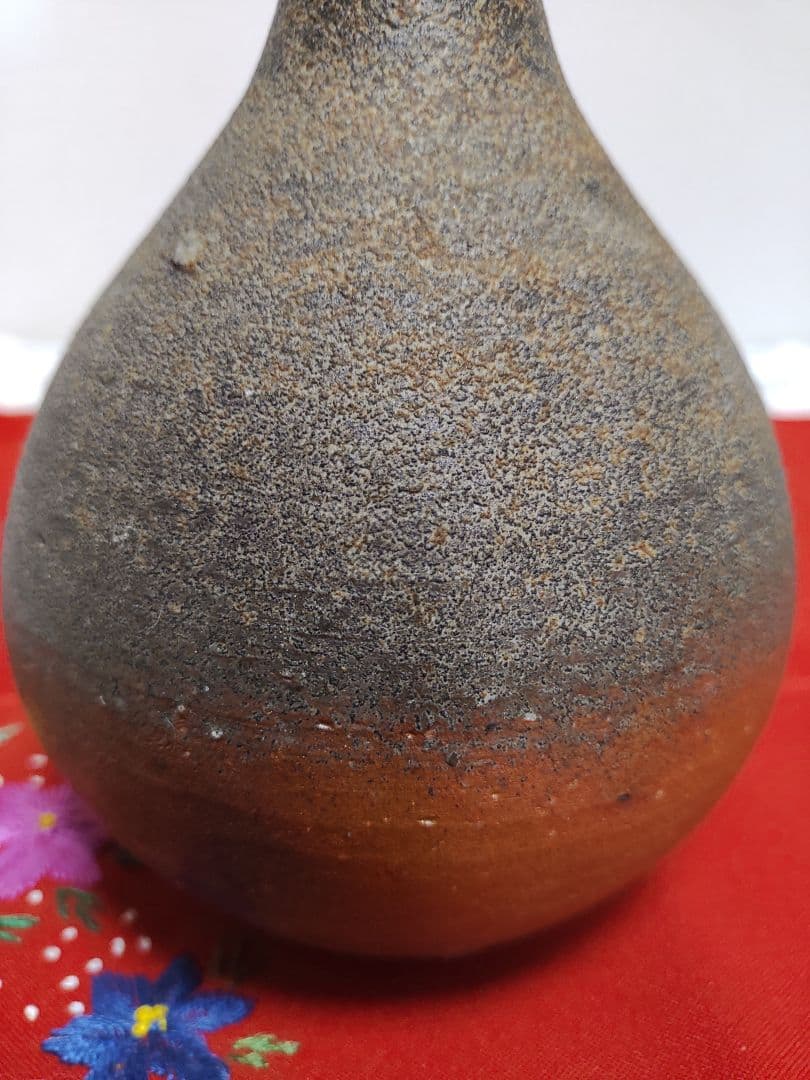 備前焼 各見信利 花入 鶴首花瓶 一輪挿し 共箱 共布 付き