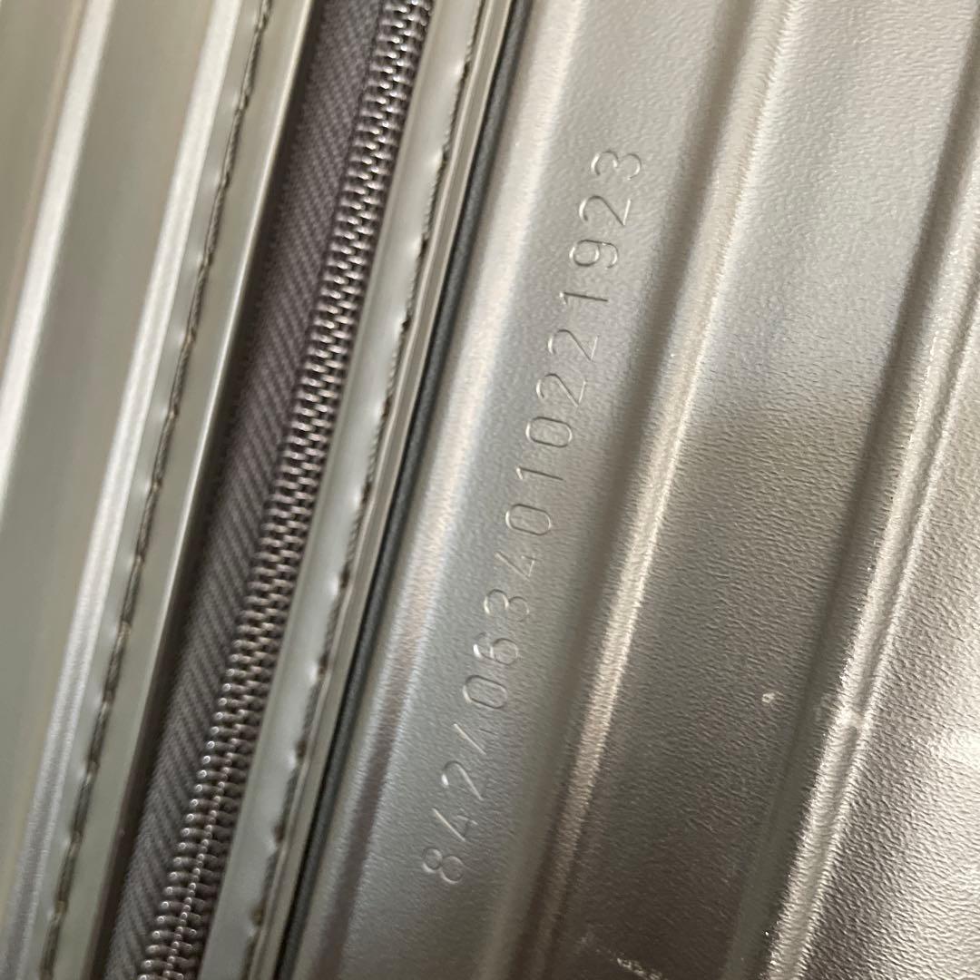 完売品 生涯保証RIMOWA ESSENTIAL SLEEVE コンパクト