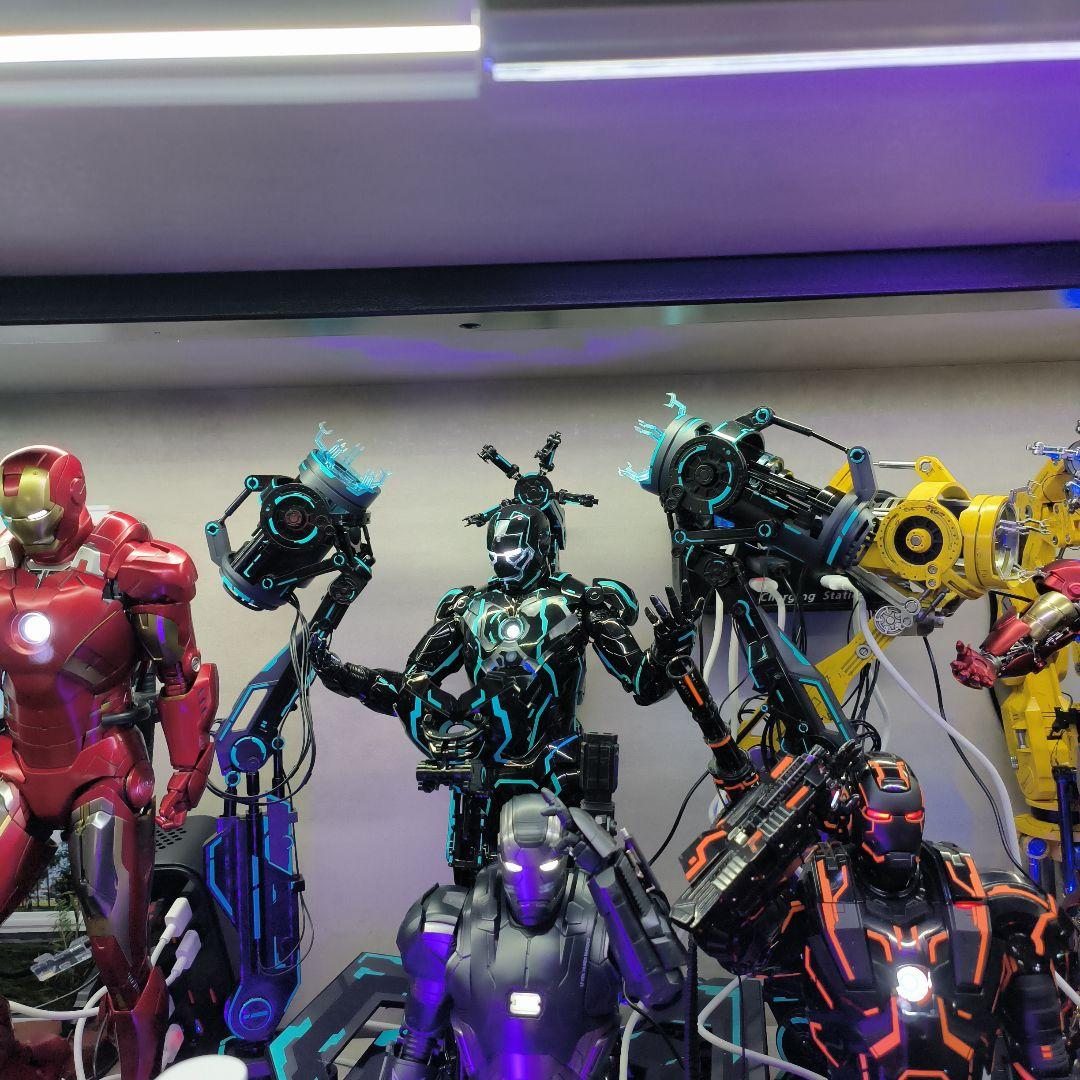 ホットトイズ MMS485D24 アイアンマン・マーク４ネオンテックカスタマイズ