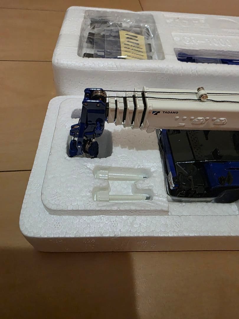 自動車 TADANO GR-1000N CREVO 1000G4