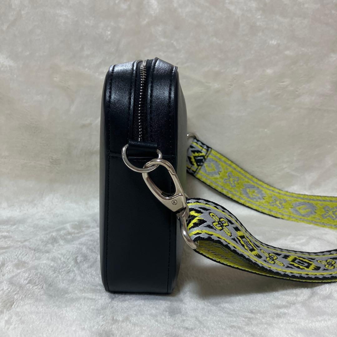 back number 幾何学模様ストラップ バッグ　ユニセックス　ブラック　黒