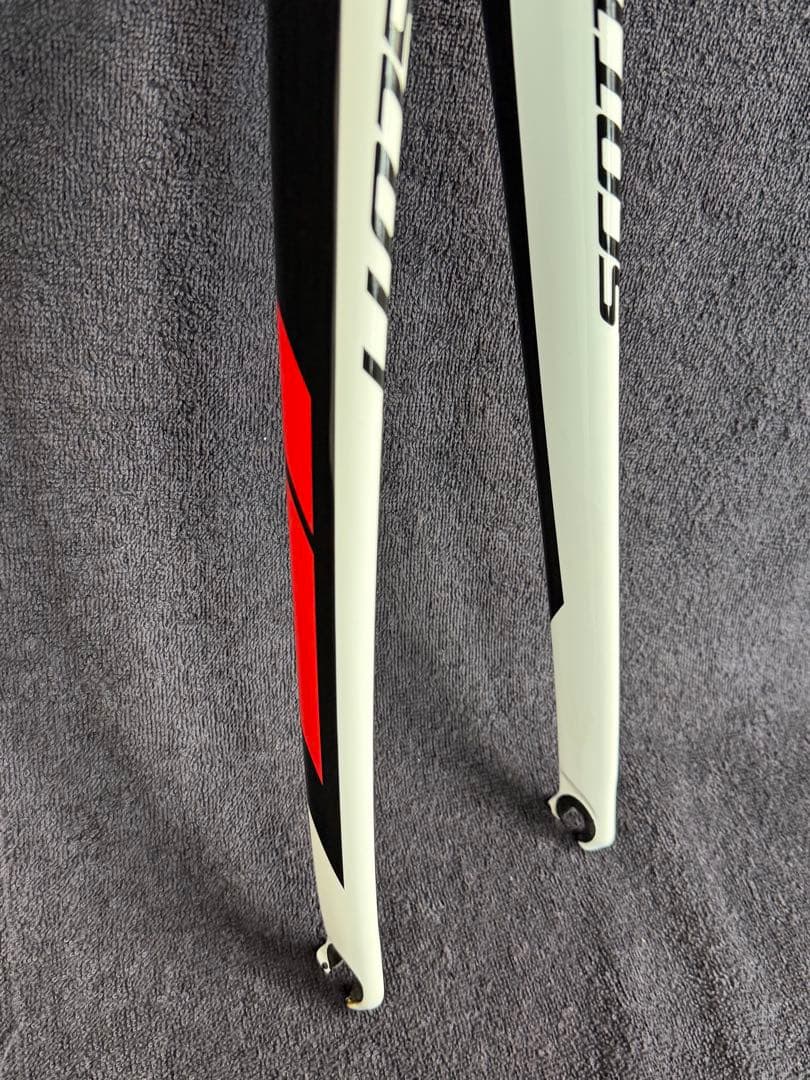 SCOTT ADDICT フロントフォーク(リム)修復用や軽量化に！