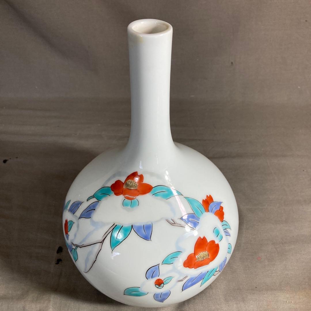 【舘林貞夫】赤絵の伝統　日本の名窯　有田古琳庵窯　舘林貞夫作　錦雪椿絵　花瓶