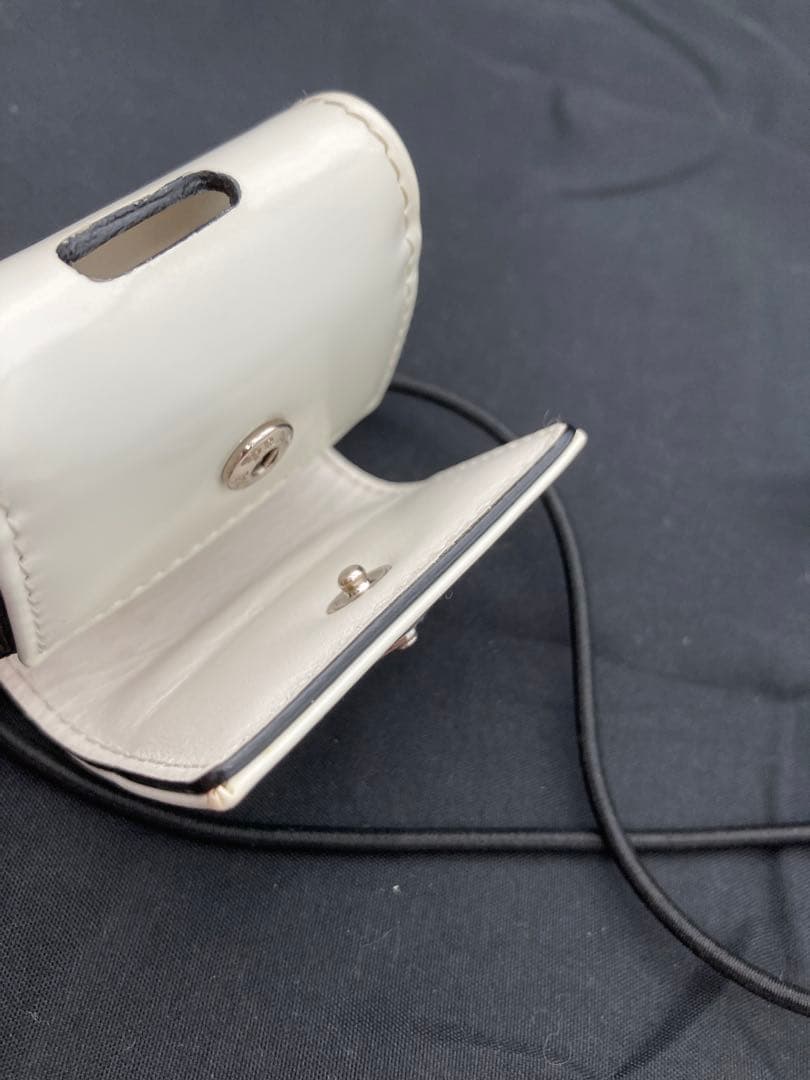 PRADA ブラッシュドレザーケース