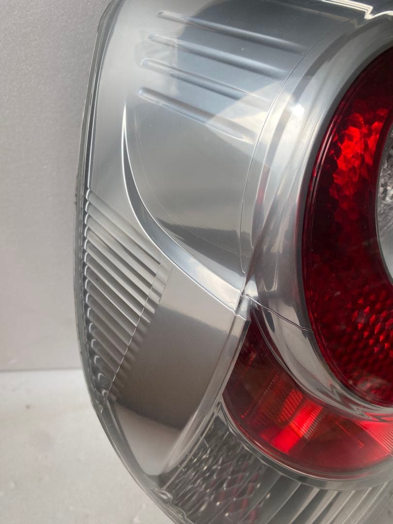 トヨタ アクア（NHP10系）純正テールランプ左右セットです