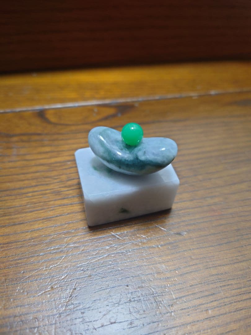 糸魚川翡翠　オブジェ