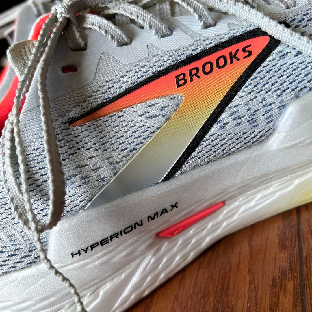 BROOKS HYPERION MAX 25.5cm 補修材付き　ランニング