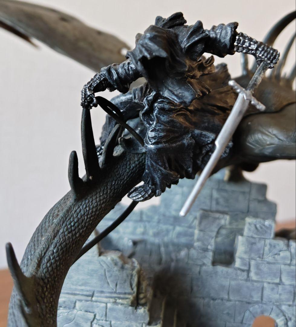 ロード・オブ・ザ・リング《フロドを襲う 翼竜とナズグル 》 大型フィギュア