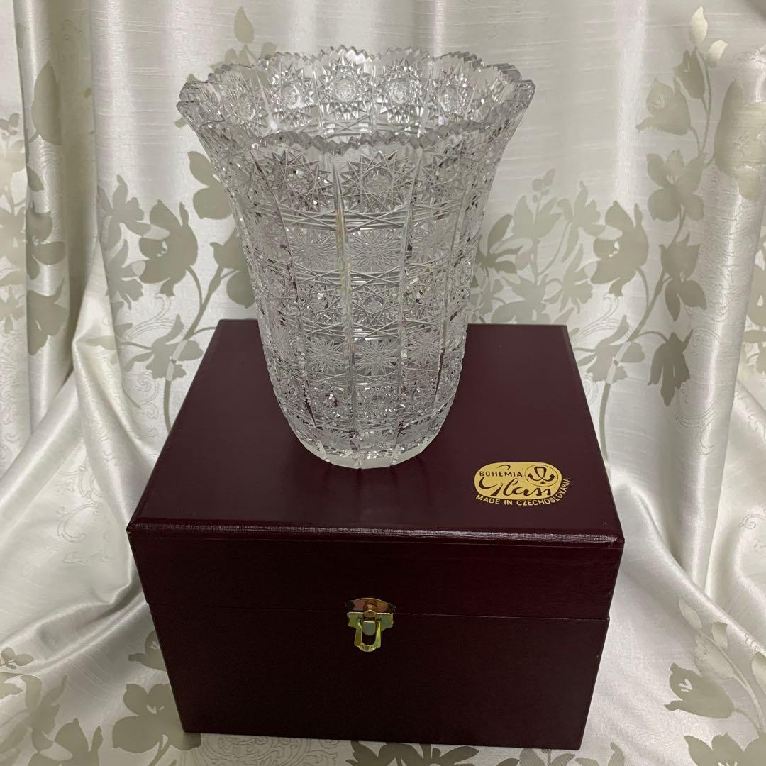 BOHEMIA GLASS ハンドカットフラワーベース クリア 未使用ケース入