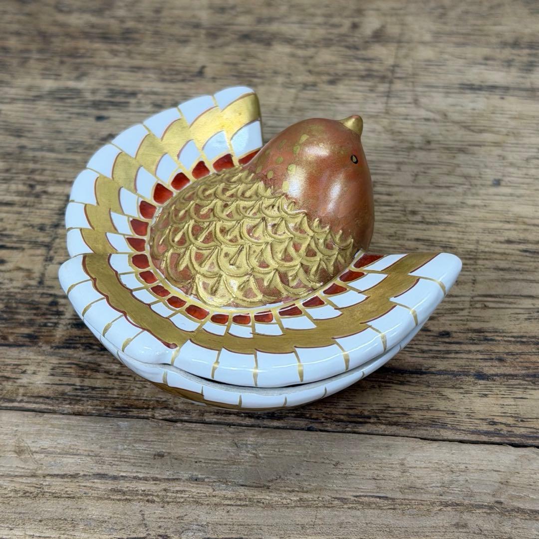 a800 送料込 御室窯 金彩 内銀 福良雀 香合 在銘 共箱 茶道具