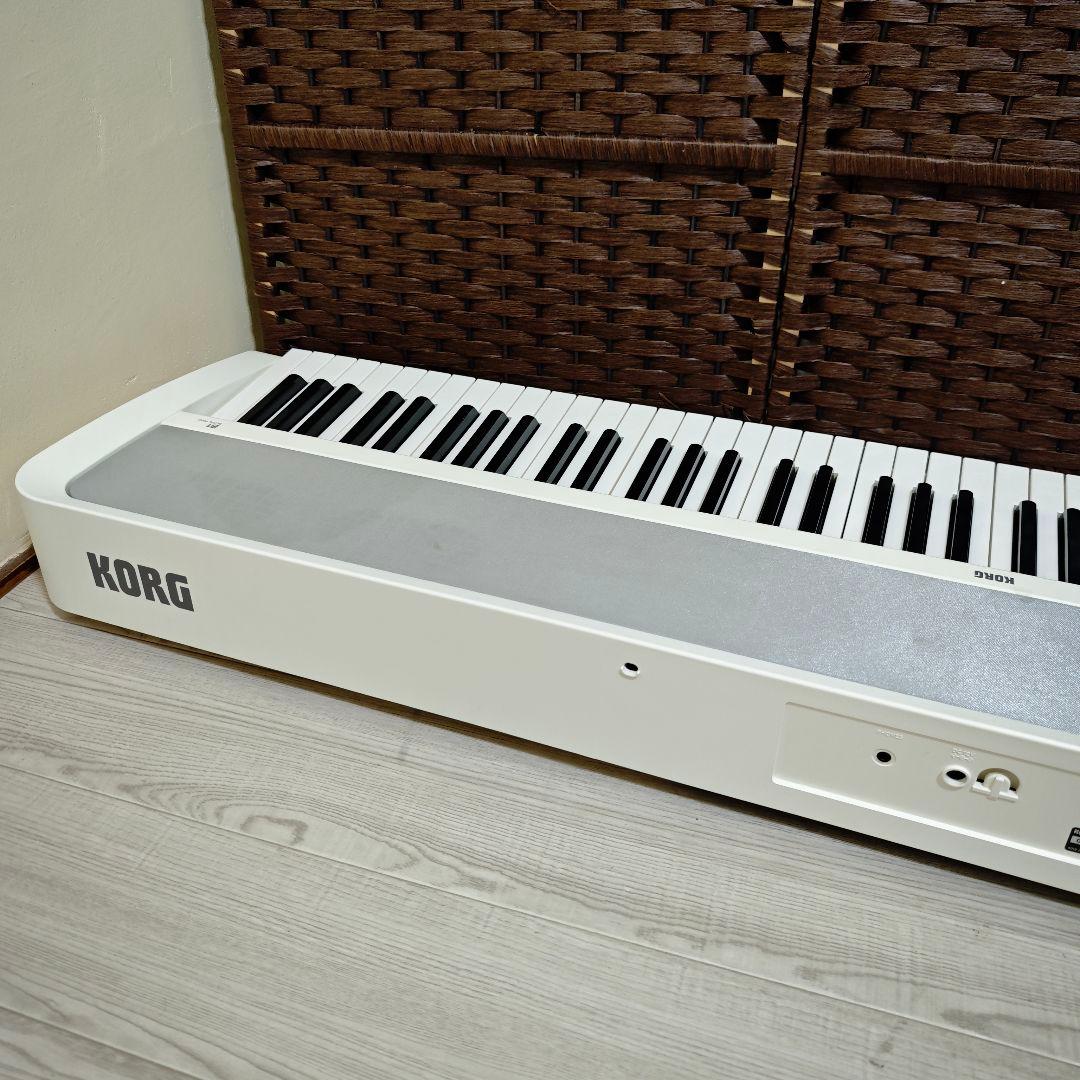【完全動作品】KORG デジタルピアノ B1 ホワイト 88鍵盤 スタンド付き