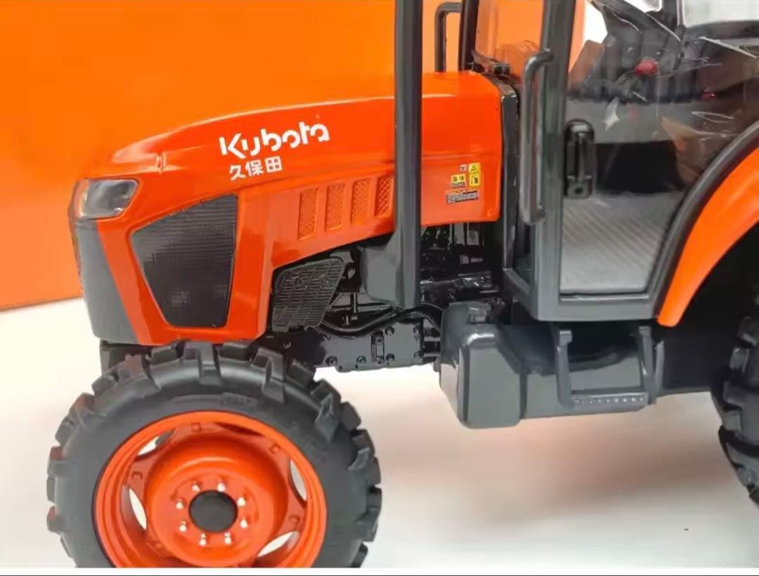 クボタ トラクター 1/24スケール モデル