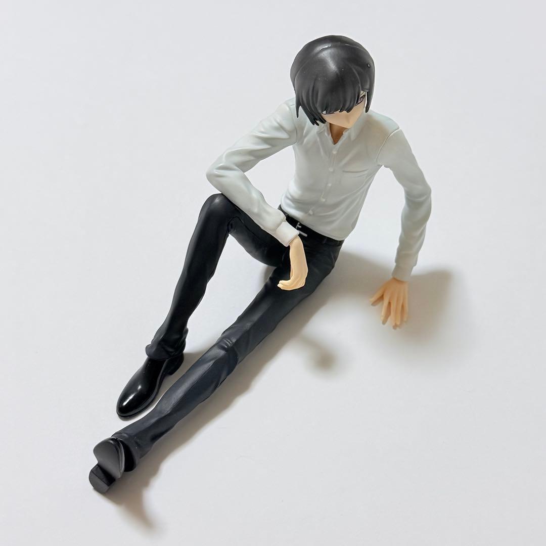 ルルーシュ・ランペルージ コードギアス 反逆のルルーシュ　フィギュア　制服　座り