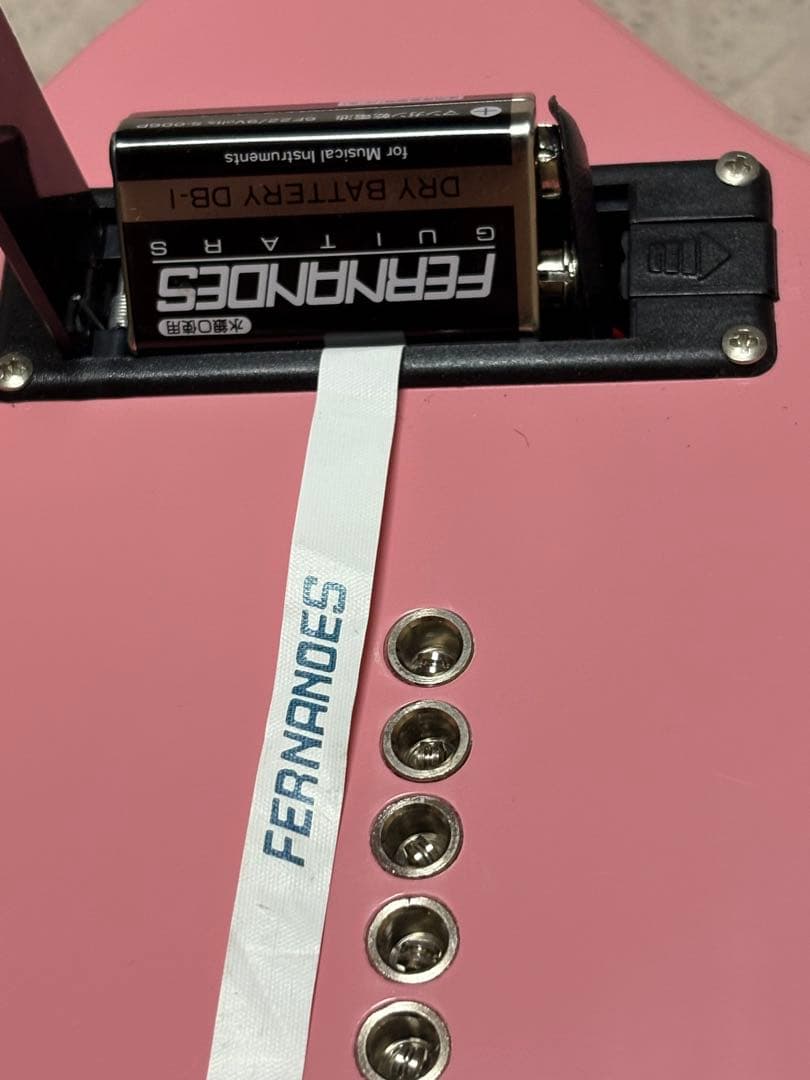 超美品 フェルナンデス ZO-3 エレキギター ピンク ソフトケース付き