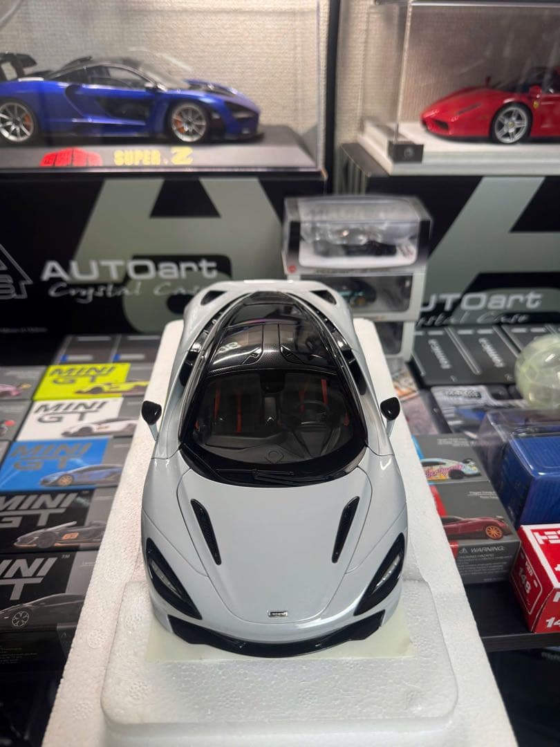 オートアート　McLaren 720s マクラーレン720s 1/18