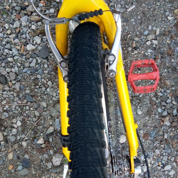 ジャイアントのカーボンフレームマウンテンバイク です。