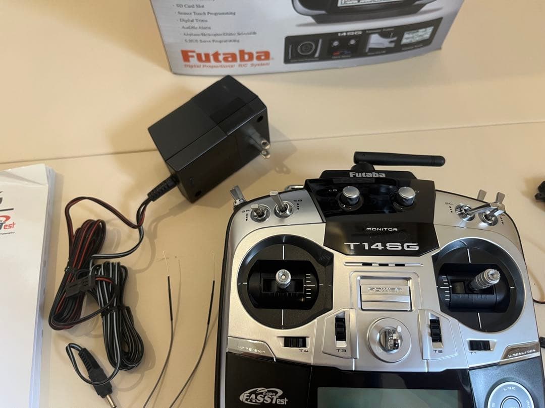 双葉電子工業 FUTABA 14SG ラジコン送受信機