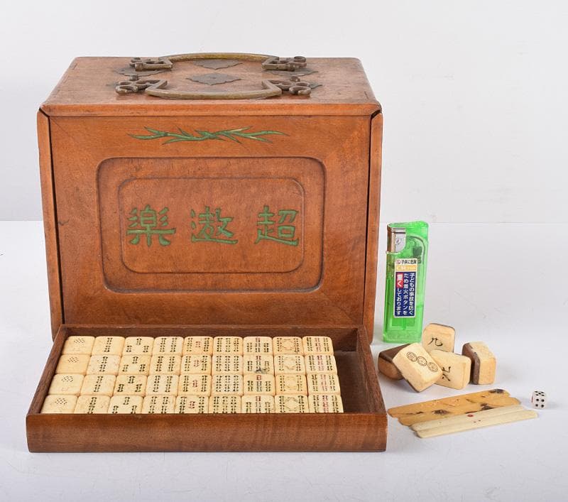 中国　竹嵌　骨牌　背竹牌　麻雀牌　木箱付　D　8693