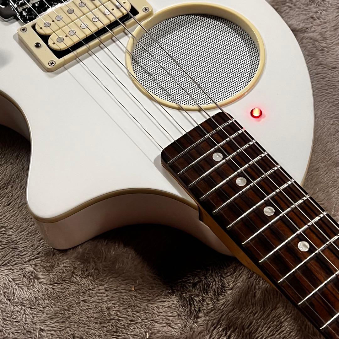 フェルナンデス ZO-3芸達者 アンプ内蔵 ホワイト 管AN