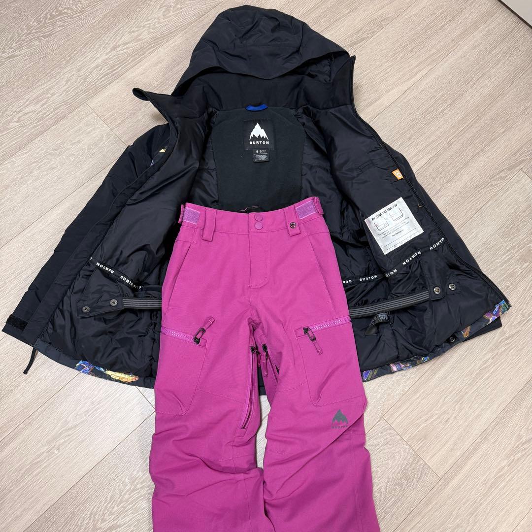 Burton 子ども用スノーボードウェア上下 キッズSサイズ 130cm前後