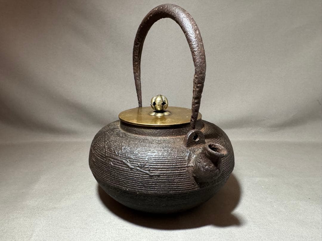 茶道具　龍文堂松寿千筆鉄瓶