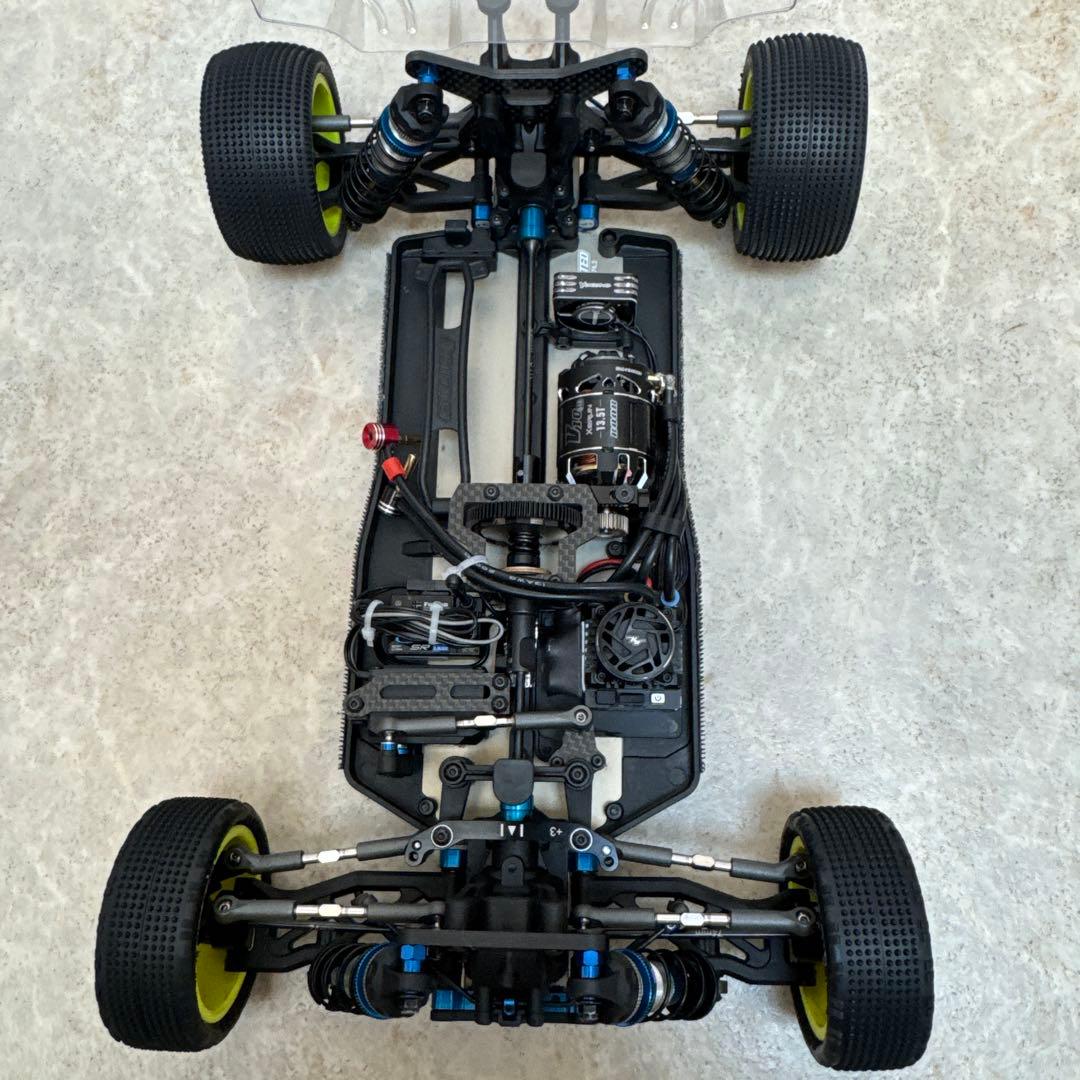 アソシRC10 B74.2 CE 4WD バギー 組立済みシャーシ(メカ無し)