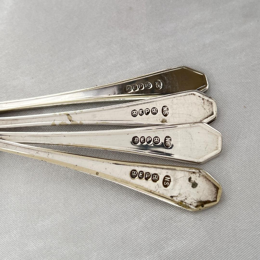 【John Sanderson 】エッグセット 4名用 エッグカップ