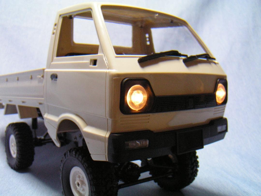 WPL D12 白 4WD化 (WPL JAPAN C14を使用)