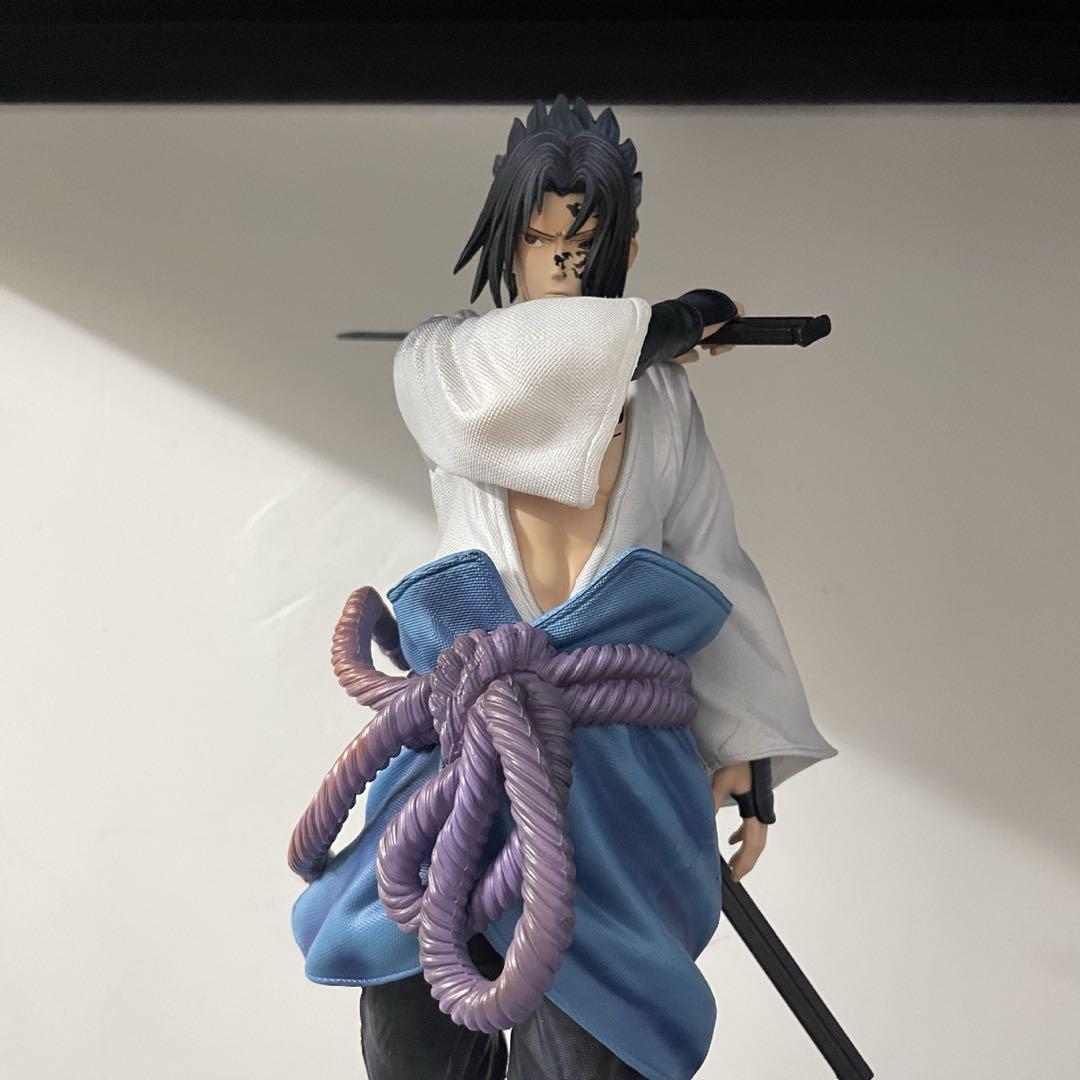 NARUTO ナルト　うちはサスケ　高さ35cm 海外フィギュア