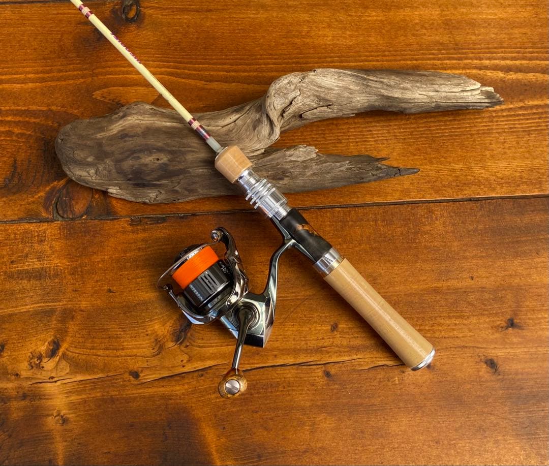 トラウトロッド　グラスロッド　ホワイト　銘木リールシート　渓流釣り　スピニング