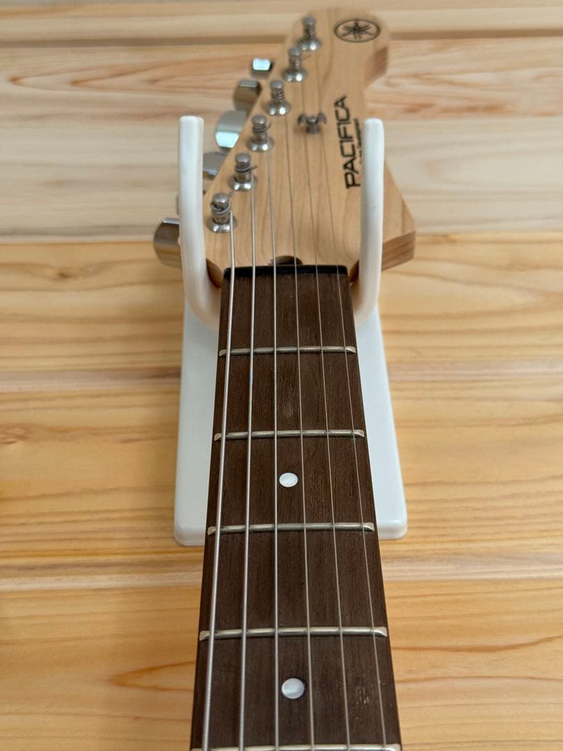 2025年　ヤマハ　パシフィカ　エレキギター PAC012 ホワイト
