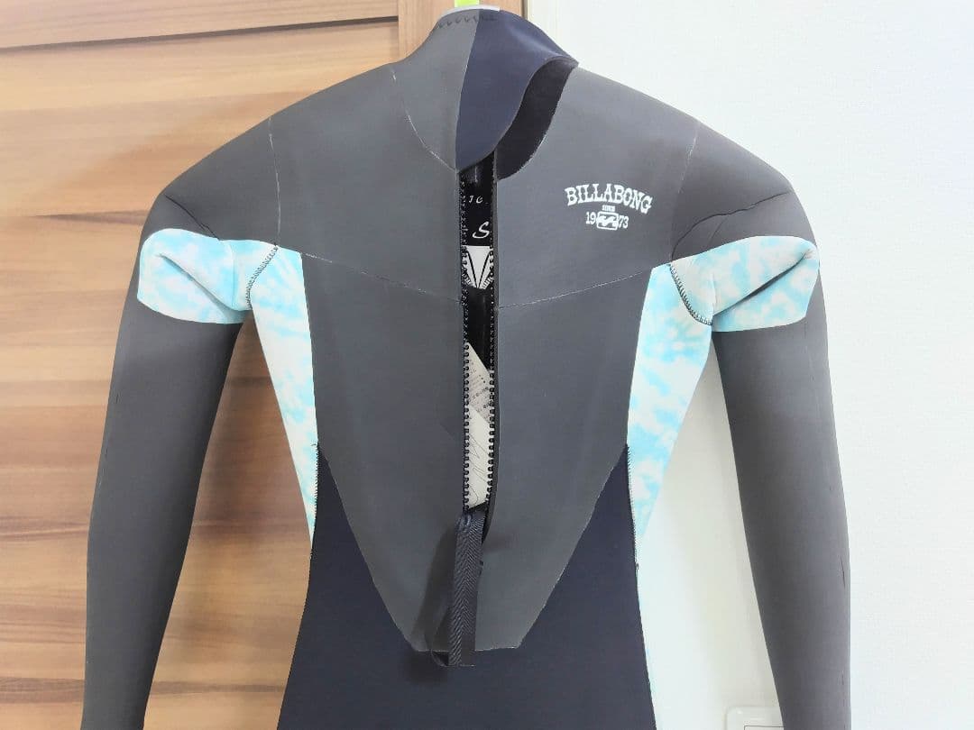 新品送料無料！Billabong レディースセミドライウェットスーツ