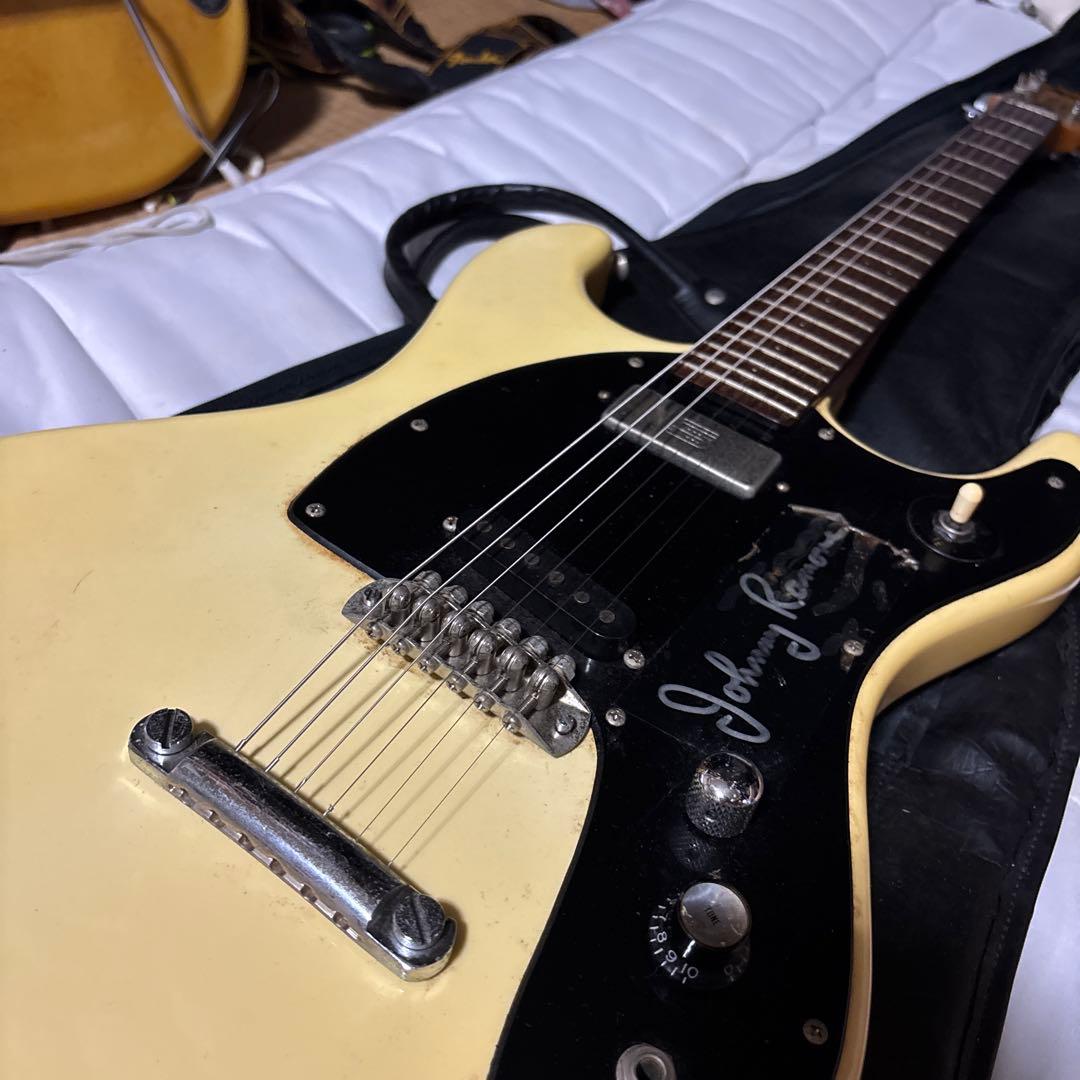 く*ろ様 Johnny Ramone Mosrite エレキギター