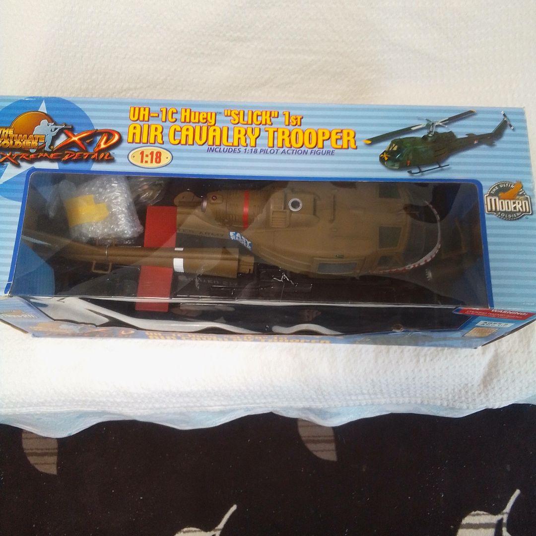 航空機・ヘリコプター 1/18 HU-1C HUEY helicopter