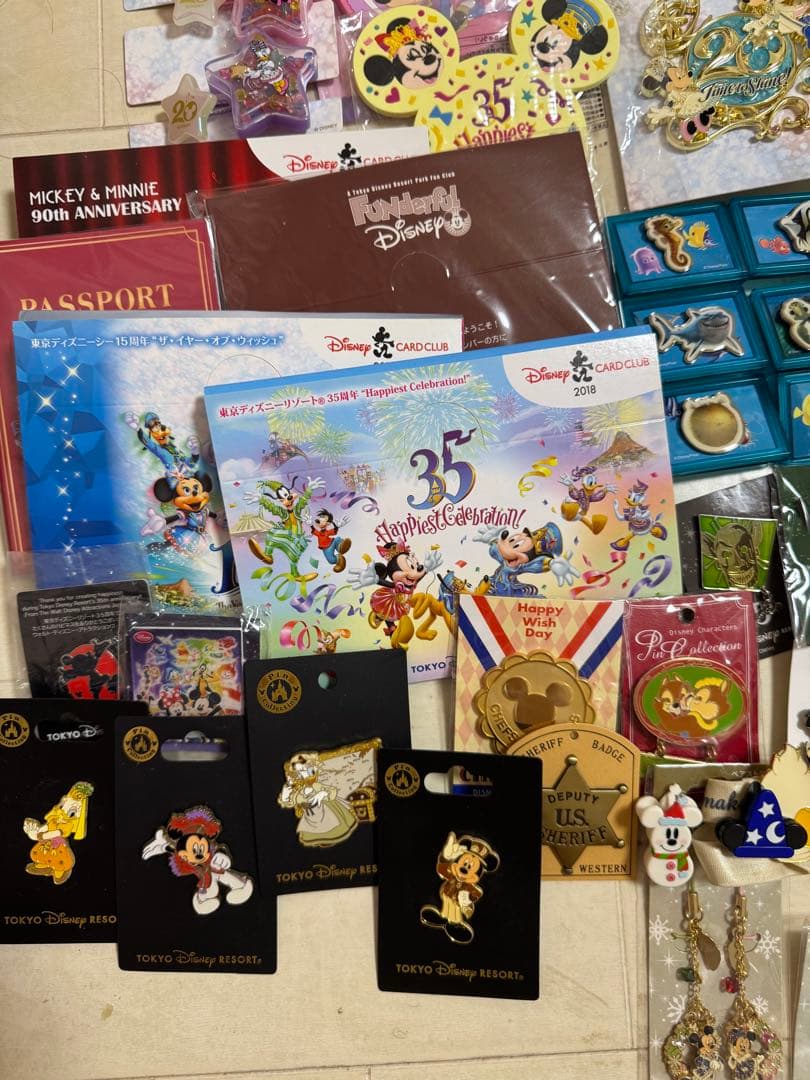 ディズニー ピンバッジ 缶バッジ 他 まとめ売り
