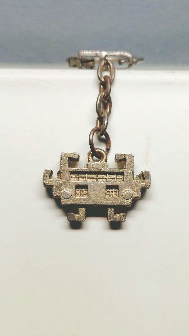 スペースインベーダー　昭和レトロキーホルダー金属製