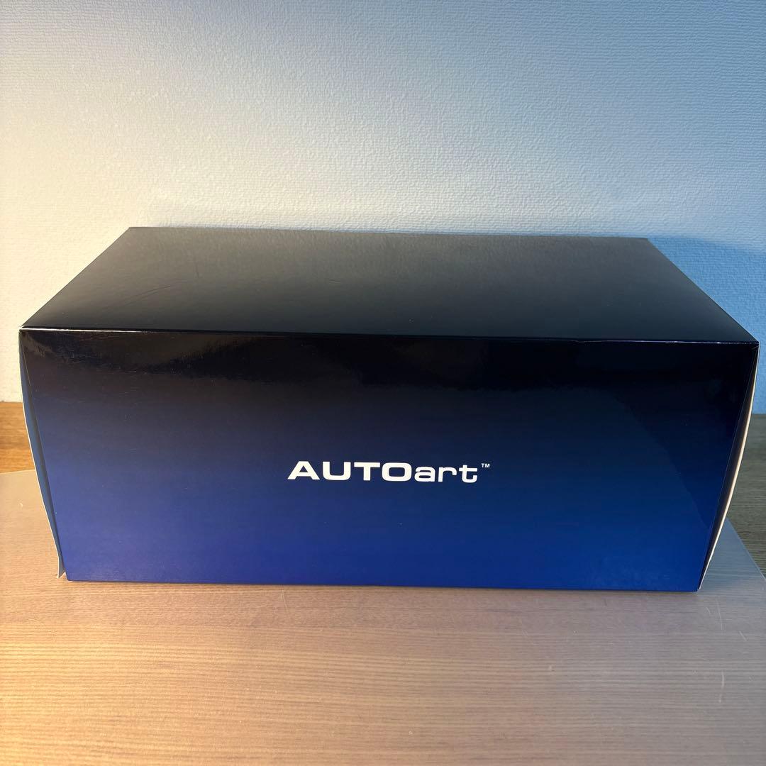 オートアート　レクサス　 LC500 メタリック　ホワイト　1/18 ミニカー