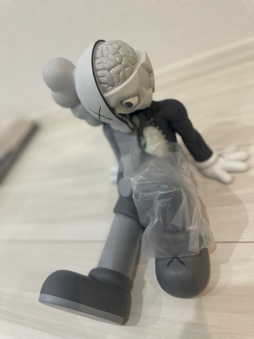 original fake kaws companion カウズ フィギュア
