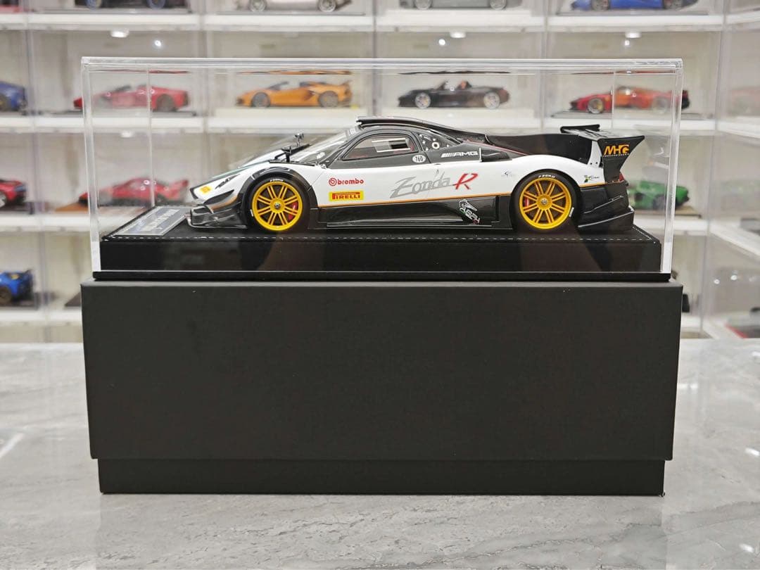新発売入手困難 HH モデル 1/18 パガーニ Zonda R evoミニカー
